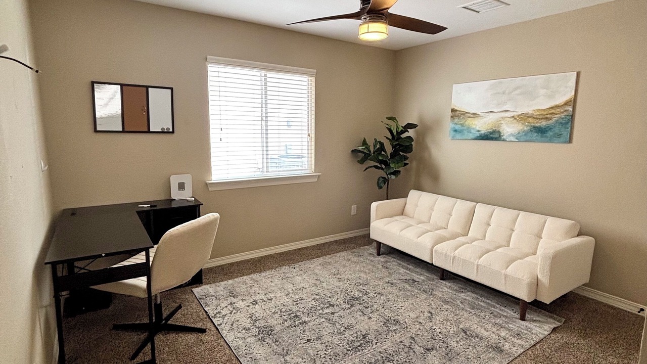 Photo of Livingroom in Biggs Field
