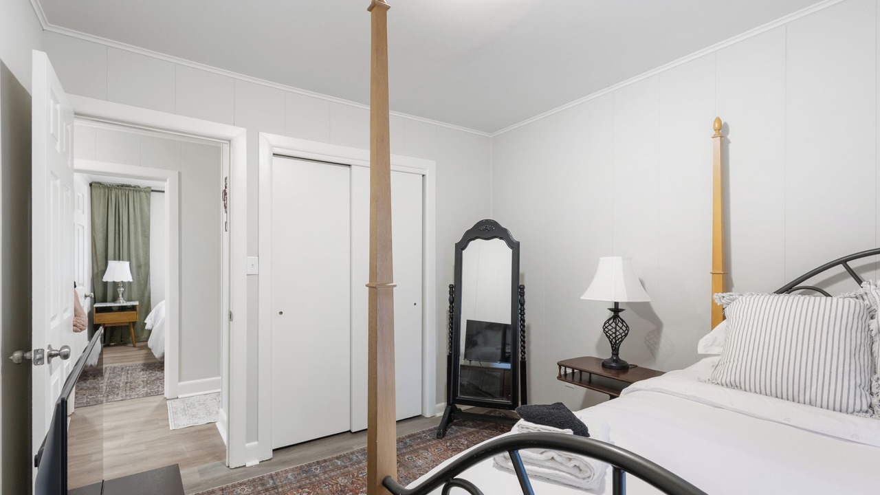 Photo of Bedroom in Ashland