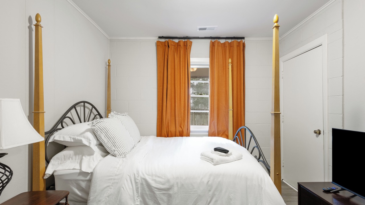 Photo of Bedroom in Ashland