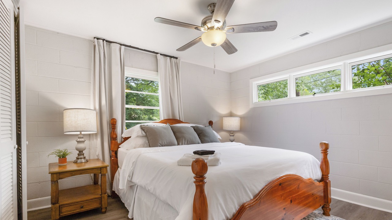 Photo of Bedroom in Ashland