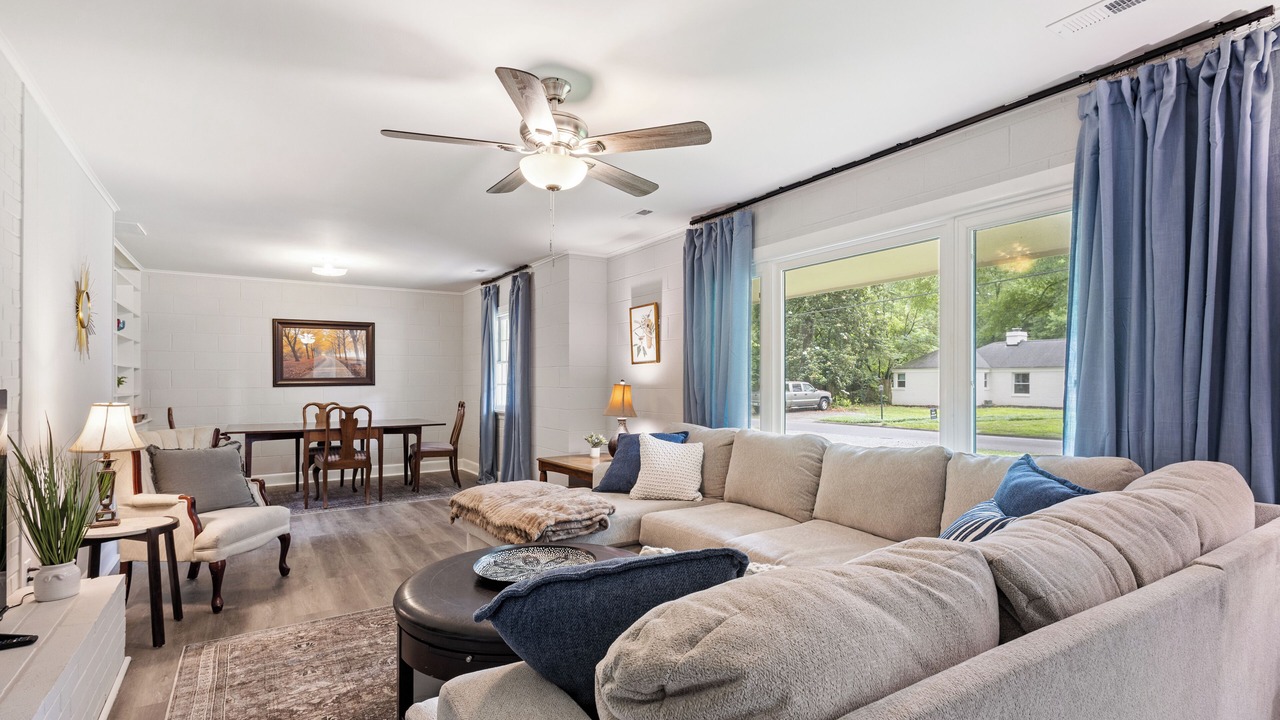 Photo of Livingroom in Ashland