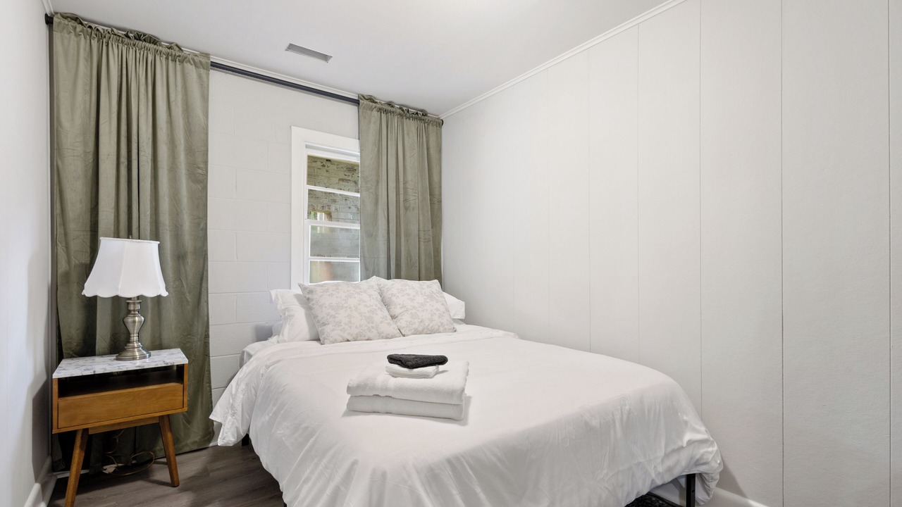 Photo of Bedroom in Ashland