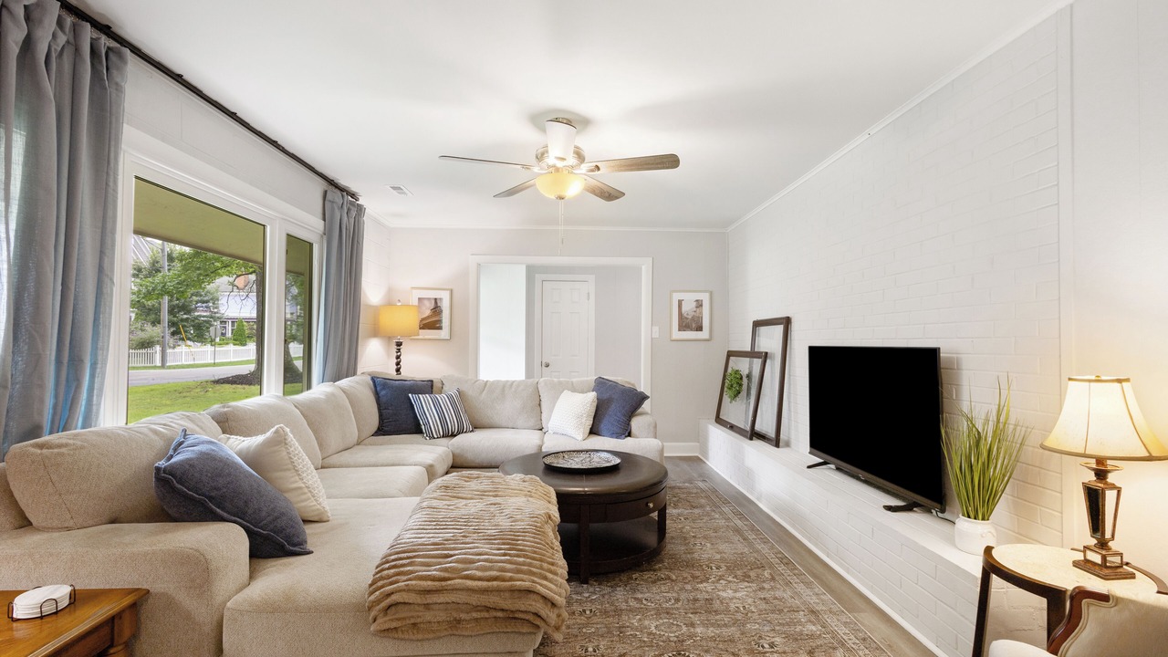 Photo of Livingroom in Ashland