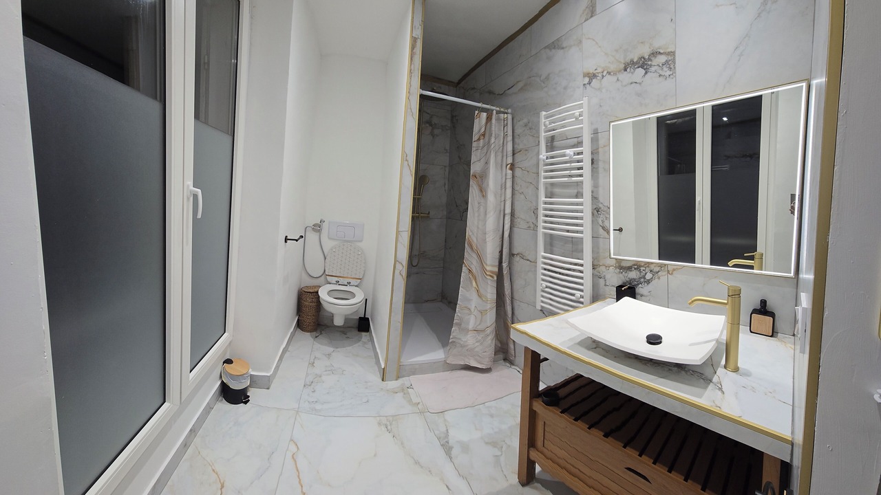 Photo of Bathroom in Corbeil-Essonnes