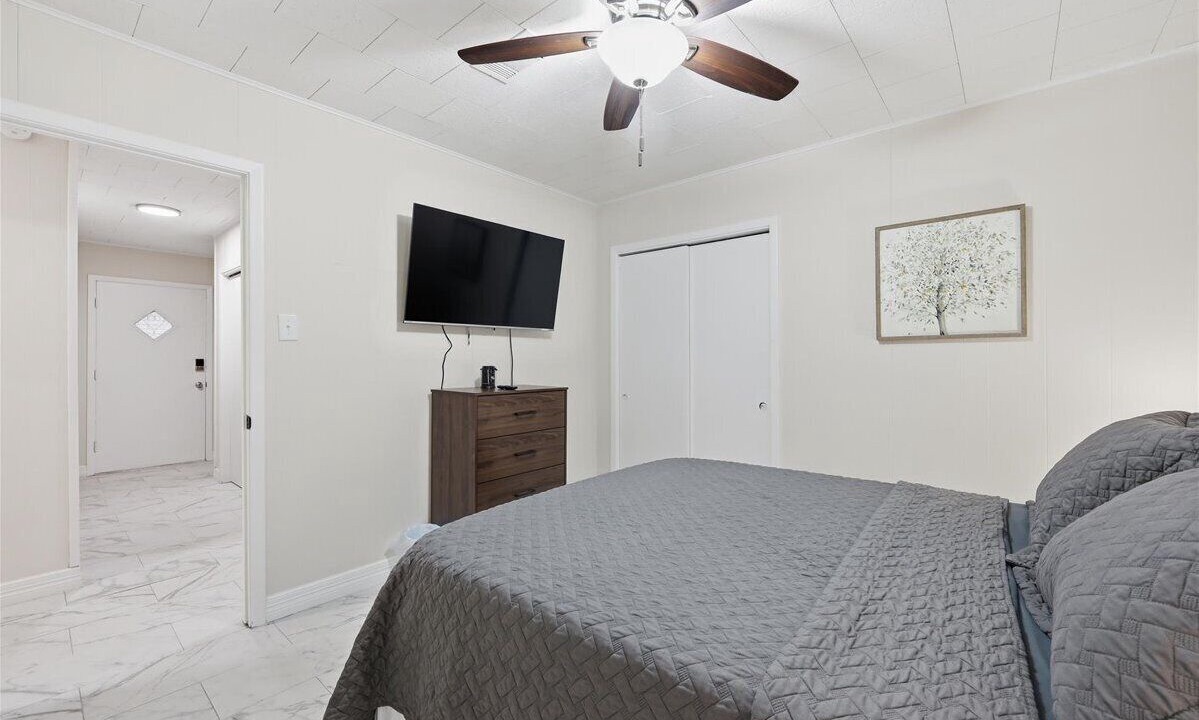 Photo of Bedroom in Groves