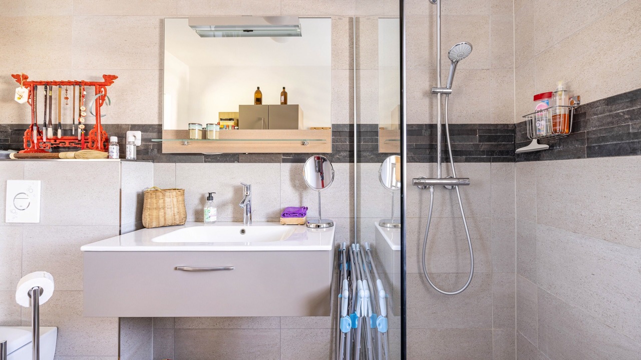 Photo of Bathroom in Ballan-Mire