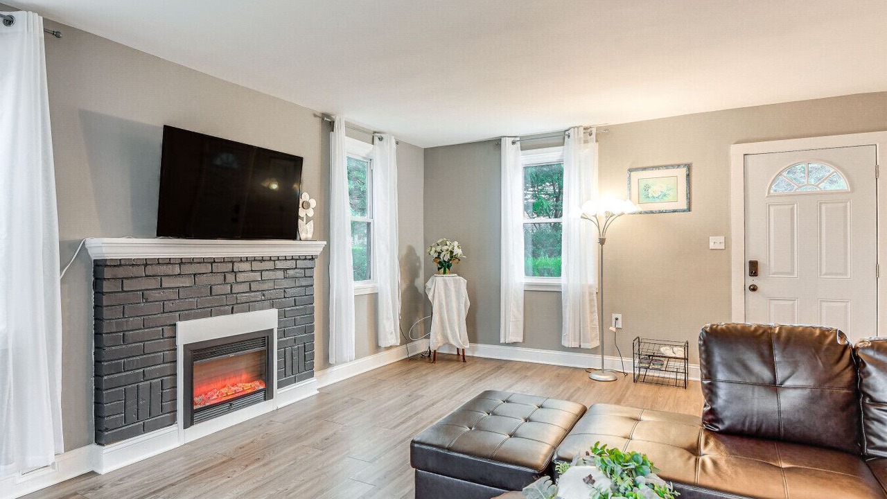Photo of Livingroom in Erie
