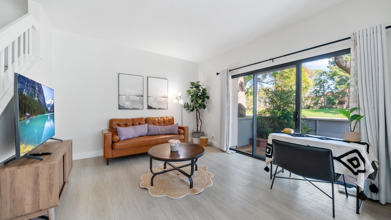 Photo of Livingroom in Tustin