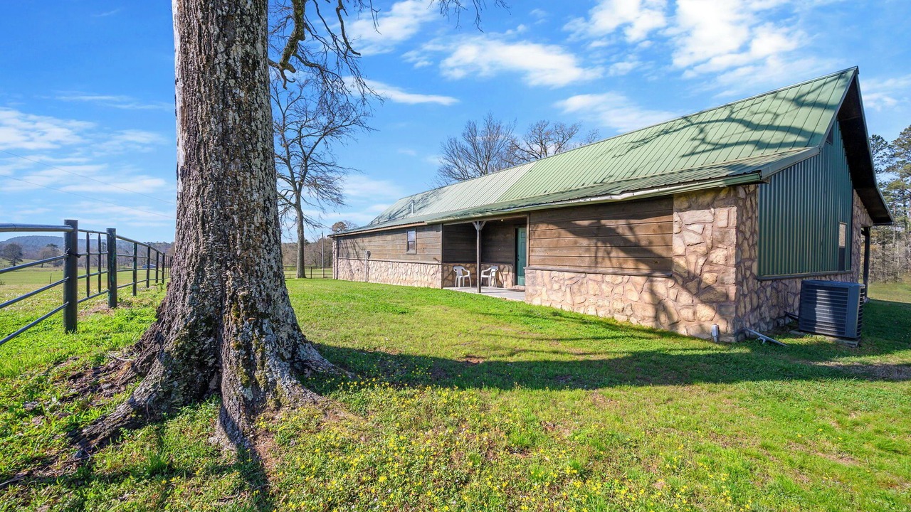 Photo of Outdoor in Smithville