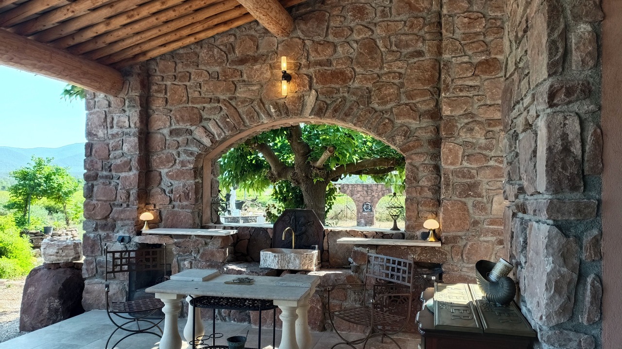 Photo of Patio Balcony in Repenti