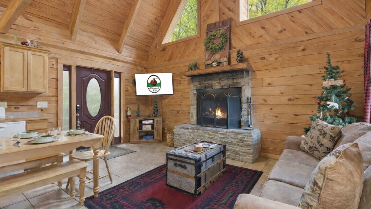Photo of Livingroom in Branson Cedars