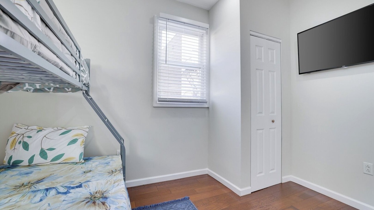 Photo of Bedroom in Weequahic