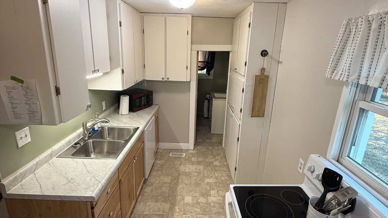 Photo of Kitchen in Gibbon