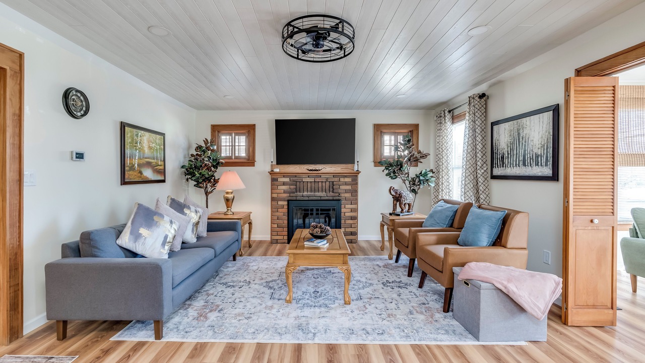 Photo of Livingroom in Watertown