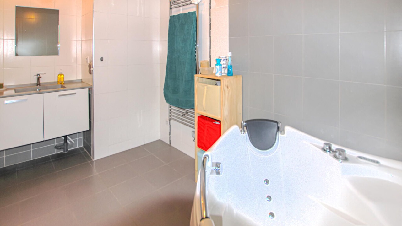 Photo of Bathroom in Saint-Fortunat-sur-Eyrieux