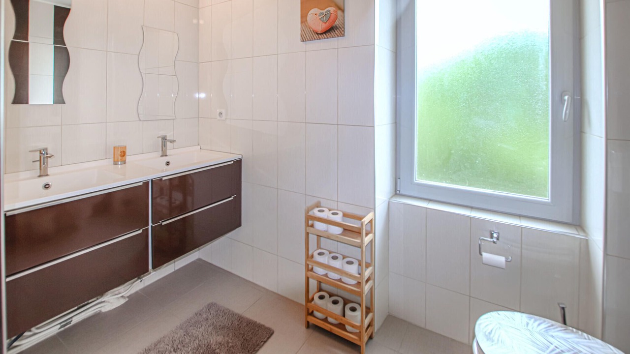 Photo of Bathroom in Saint-Fortunat-sur-Eyrieux