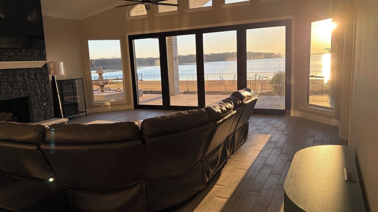 Photo of Livingroom in Eureka