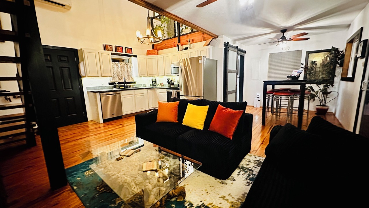 Photo of Livingroom in Sylvan Shores