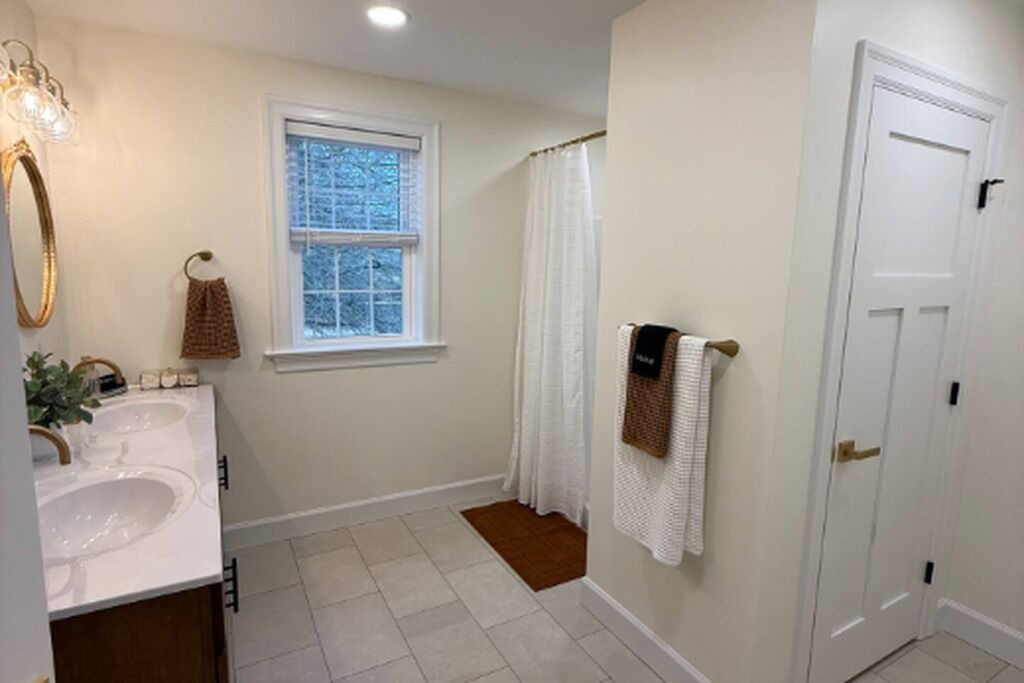 Photo of Bathroom in Mount Aetna
