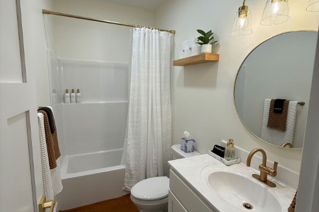 Photo of Bathroom in Mount Aetna