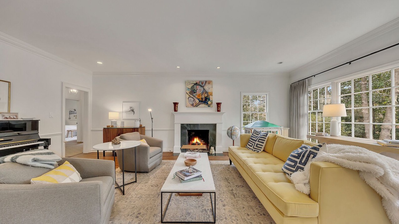 Photo of Livingroom in Paces