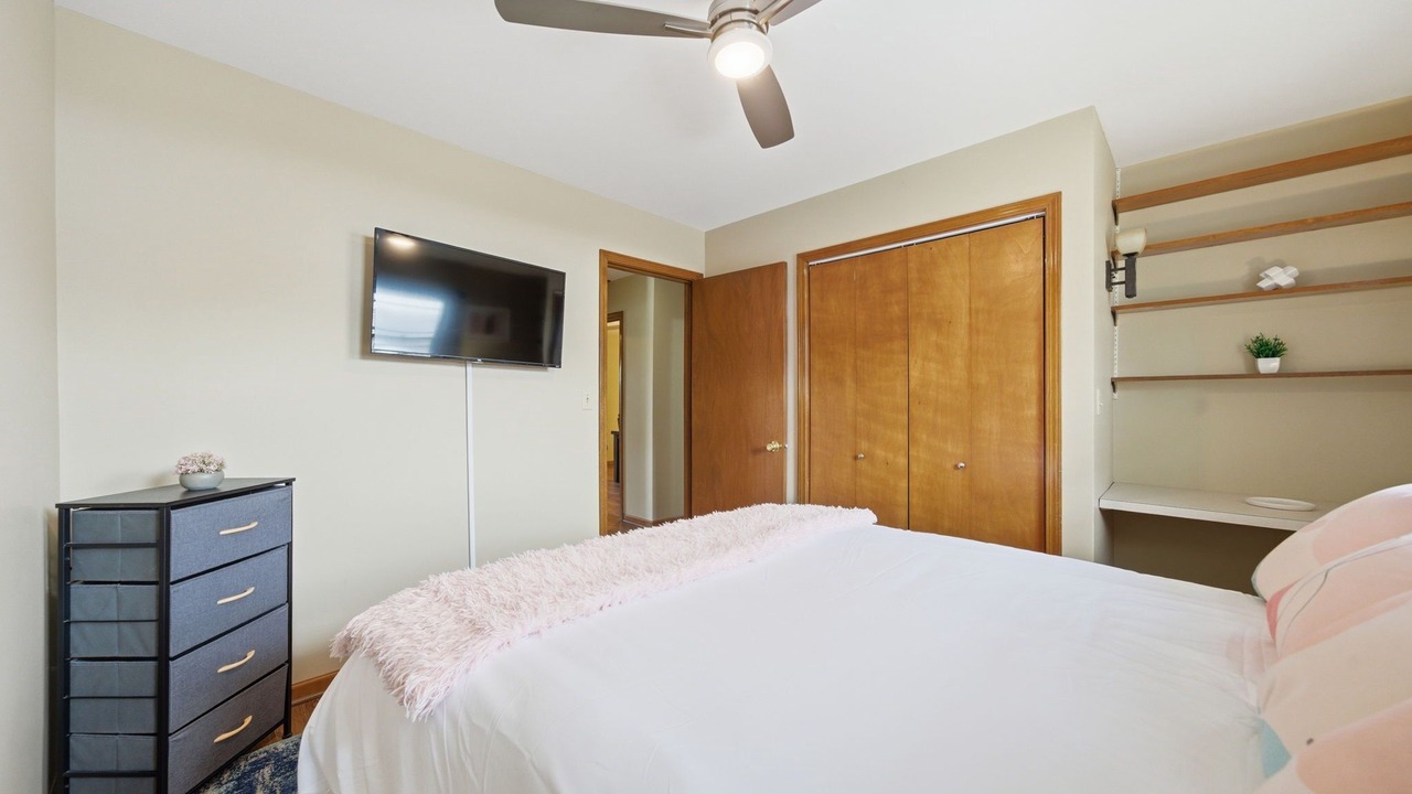 Photo of Bedroom in Aurora