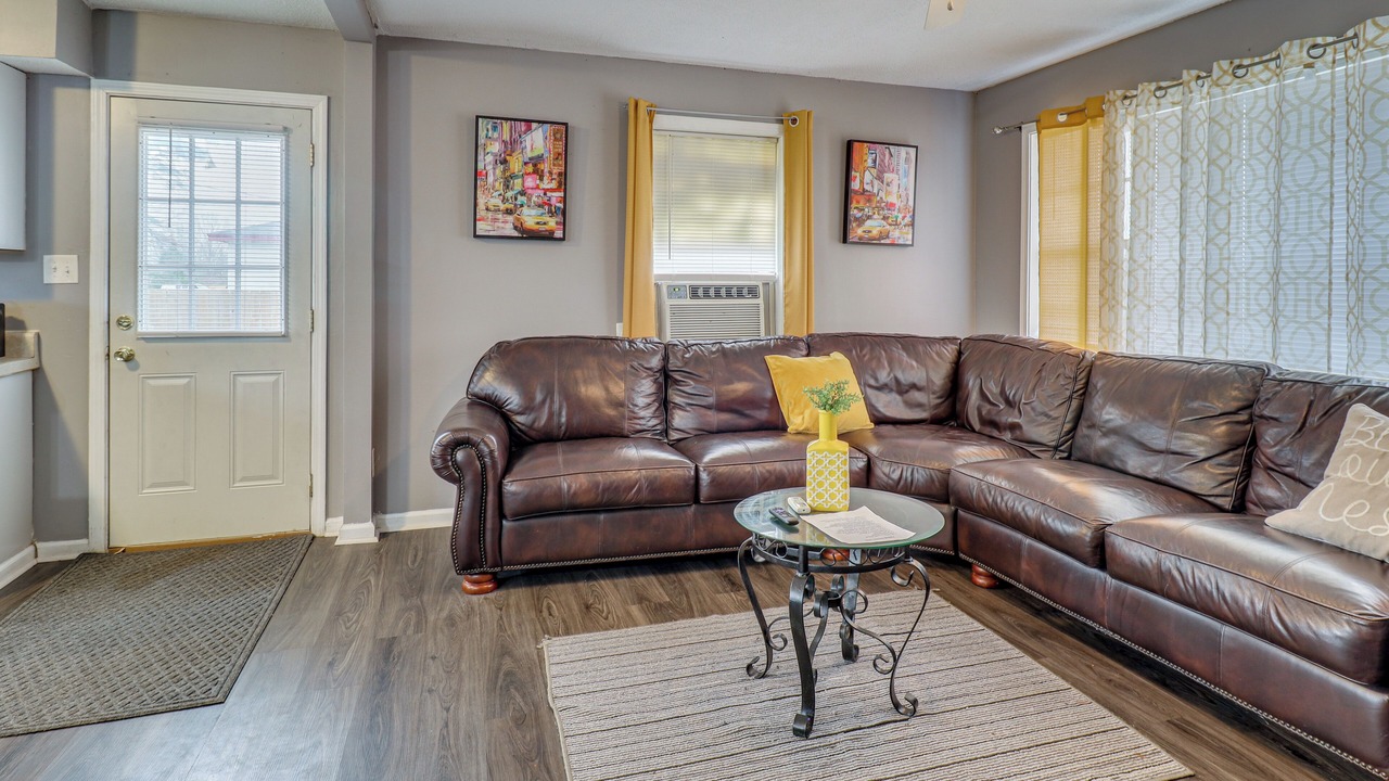 Photo of Livingroom in Fayette County