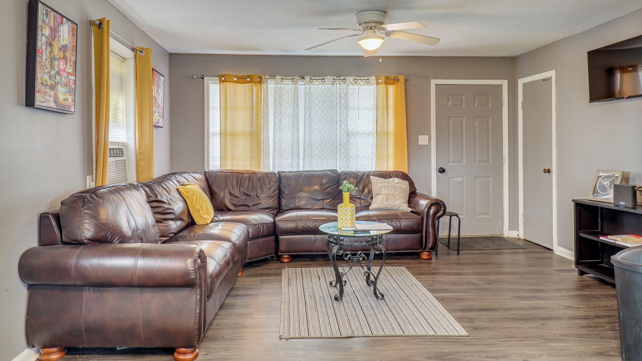 Photo of Livingroom in Fayette County