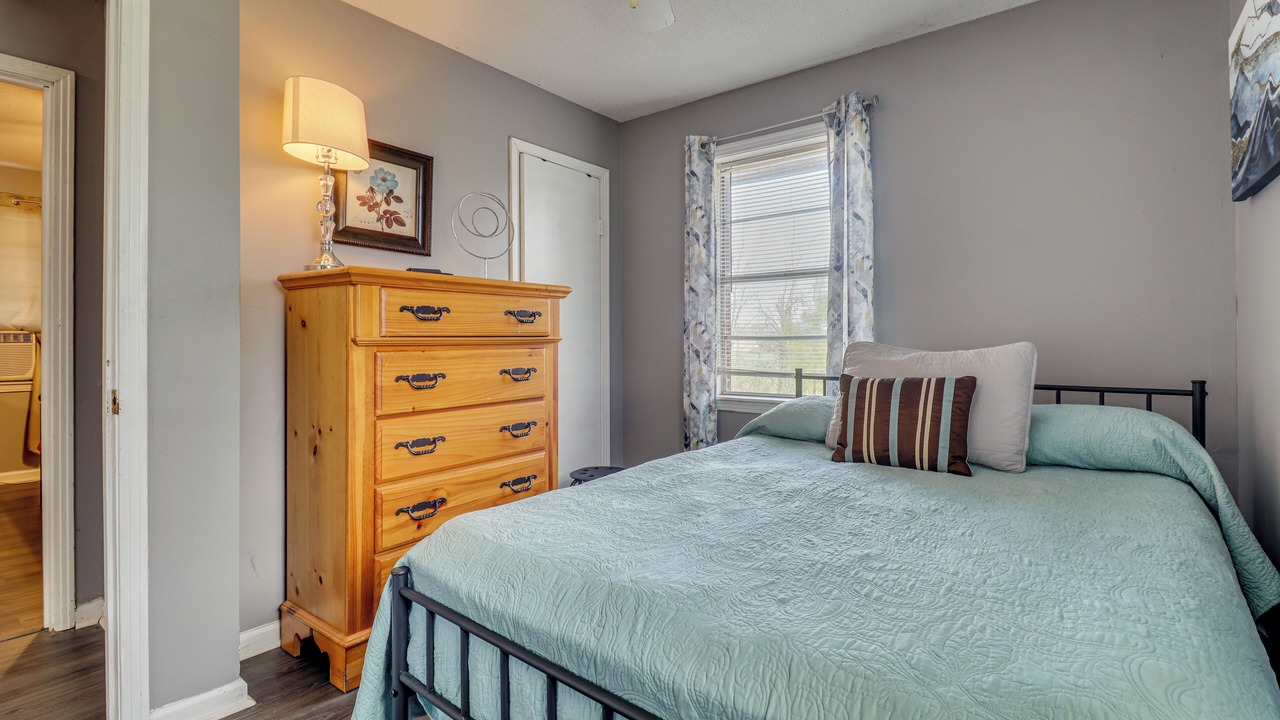 Photo of Bedroom in Fayette County