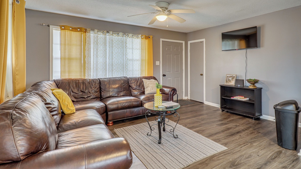 Photo of Livingroom in Fayette County