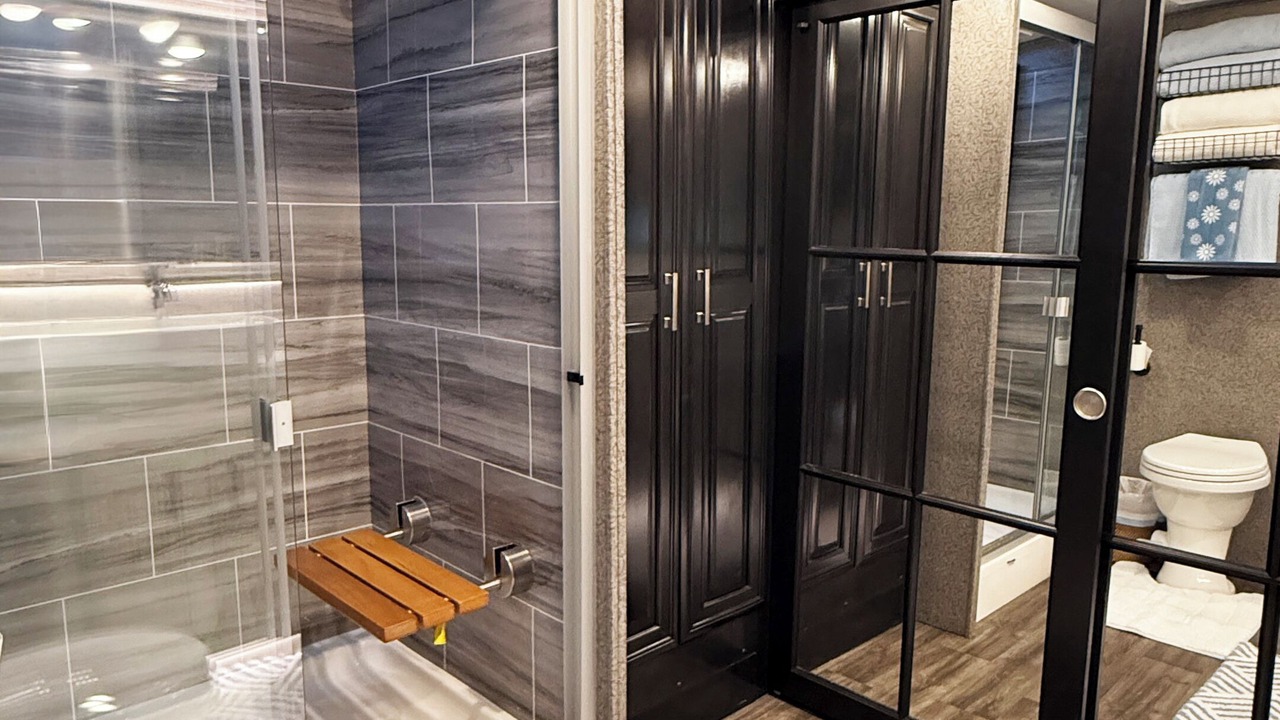 Photo of Bathroom in Redlick