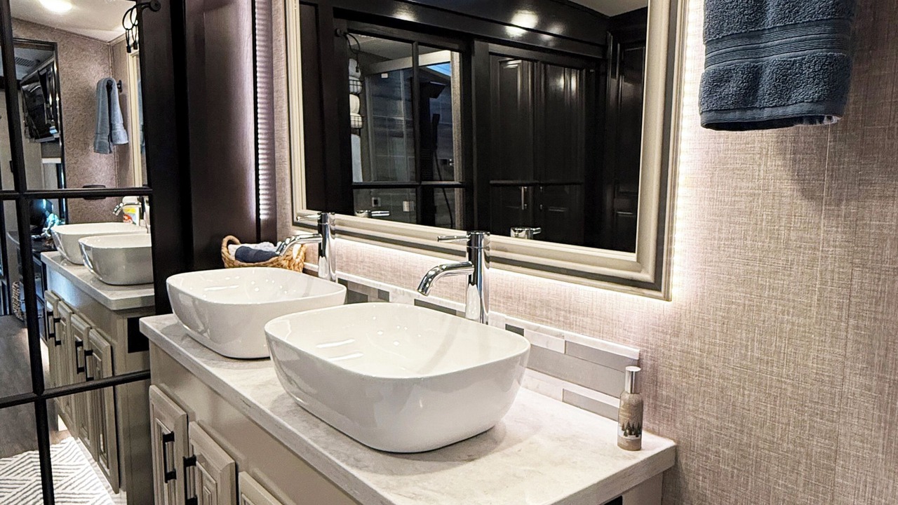Photo of Bathroom in Redlick