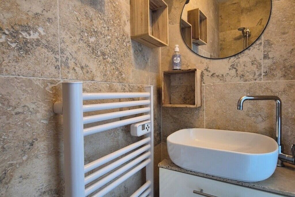 Photo of Bathroom in Chateau-Landon