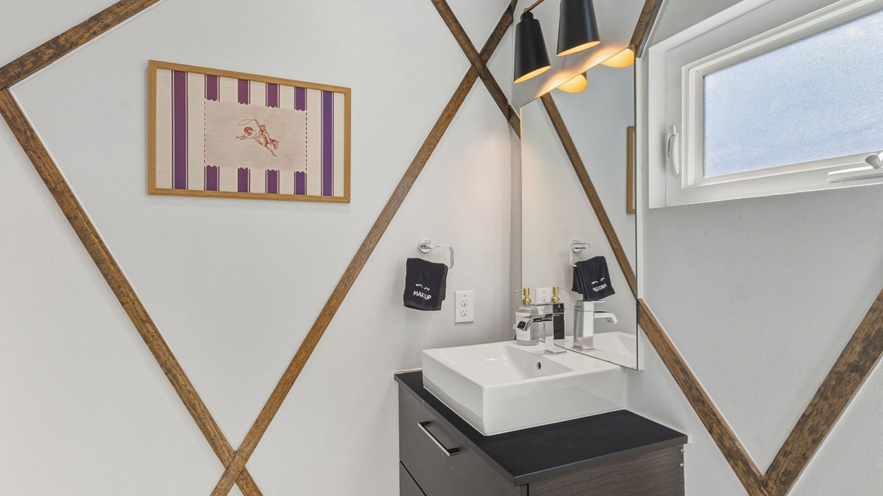 Photo of Bathroom in Govalle