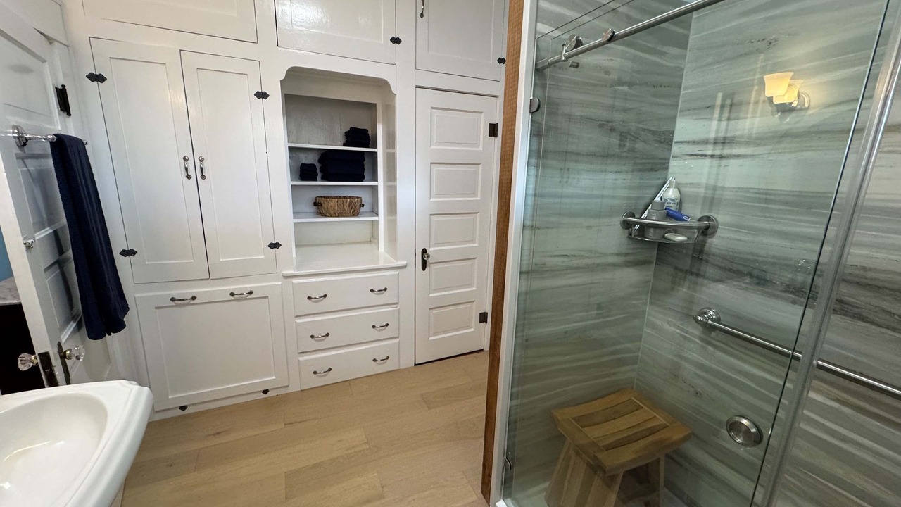 Photo of Bathroom in Marathon