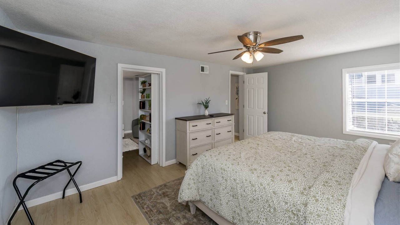Photo of Bedroom in Maryville