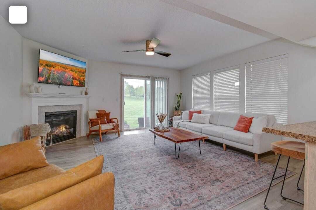 Photo of Livingroom in Lee's Summit