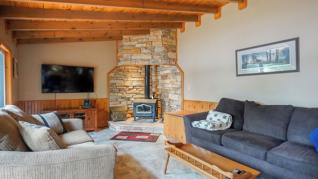 Photo of Livingroom in Restoule