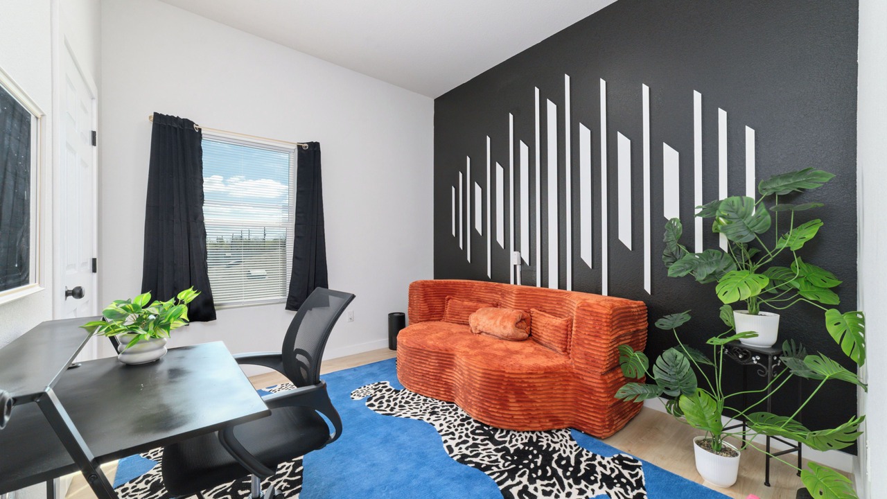 Photo of Livingroom in Jacinto City