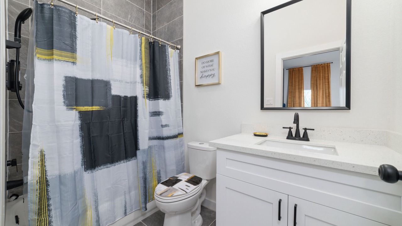 Photo of Bathroom in Jacinto City