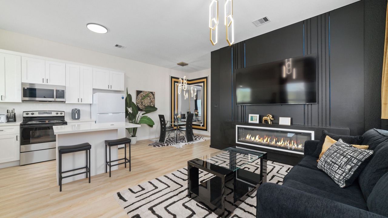 Photo of Livingroom in Jacinto City