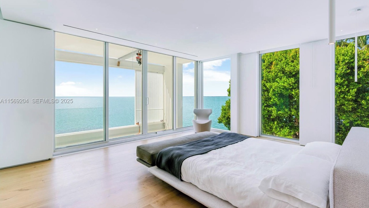 Photo of Bedroom in Key Biscayne