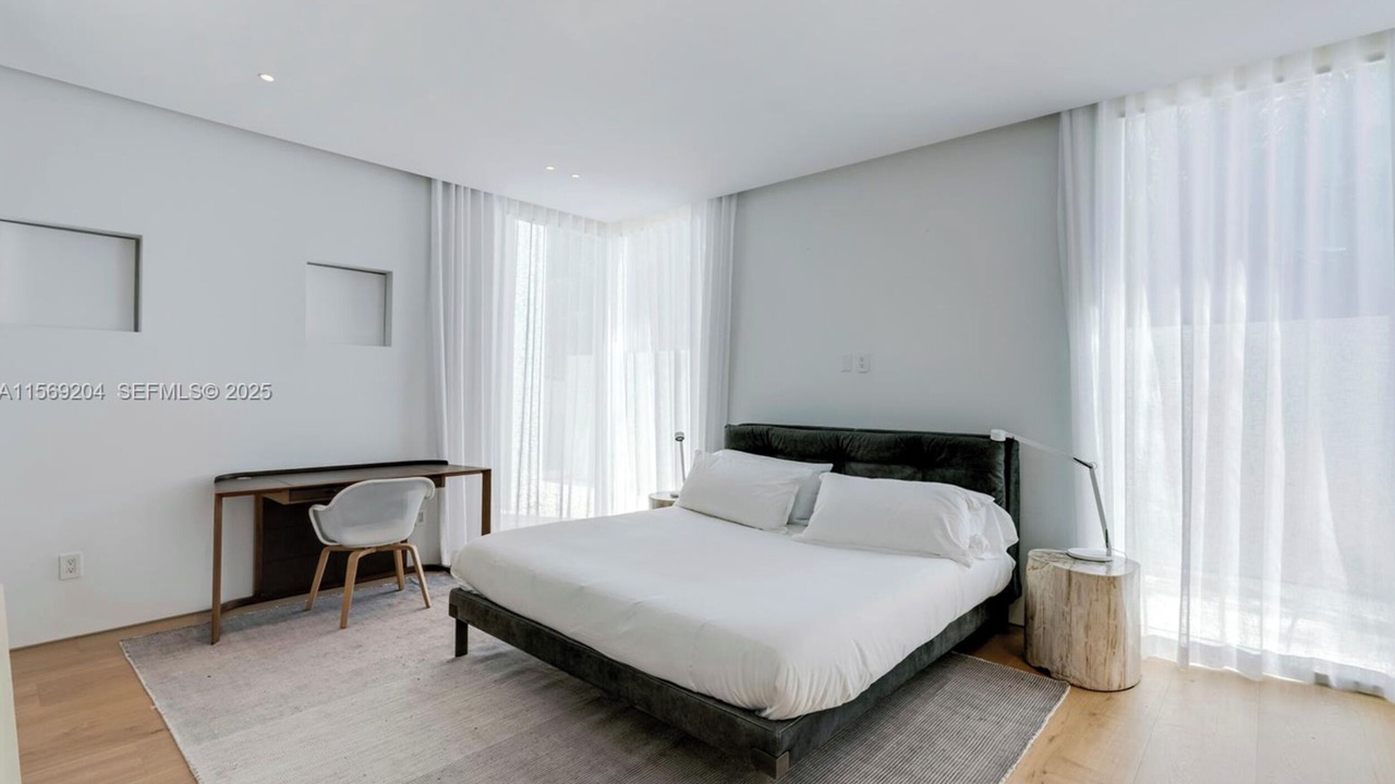 Photo of Bedroom in Key Biscayne