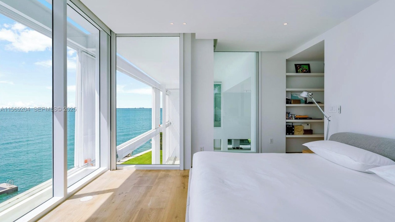 Photo of Bedroom in Key Biscayne
