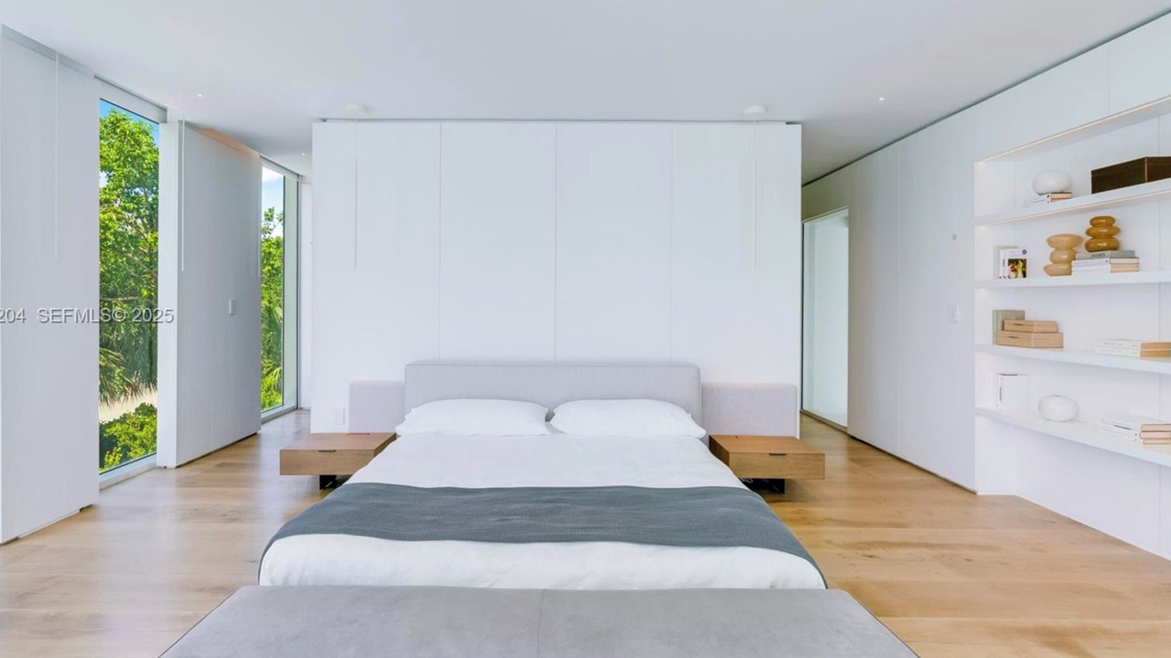 Photo of Bedroom in Key Biscayne