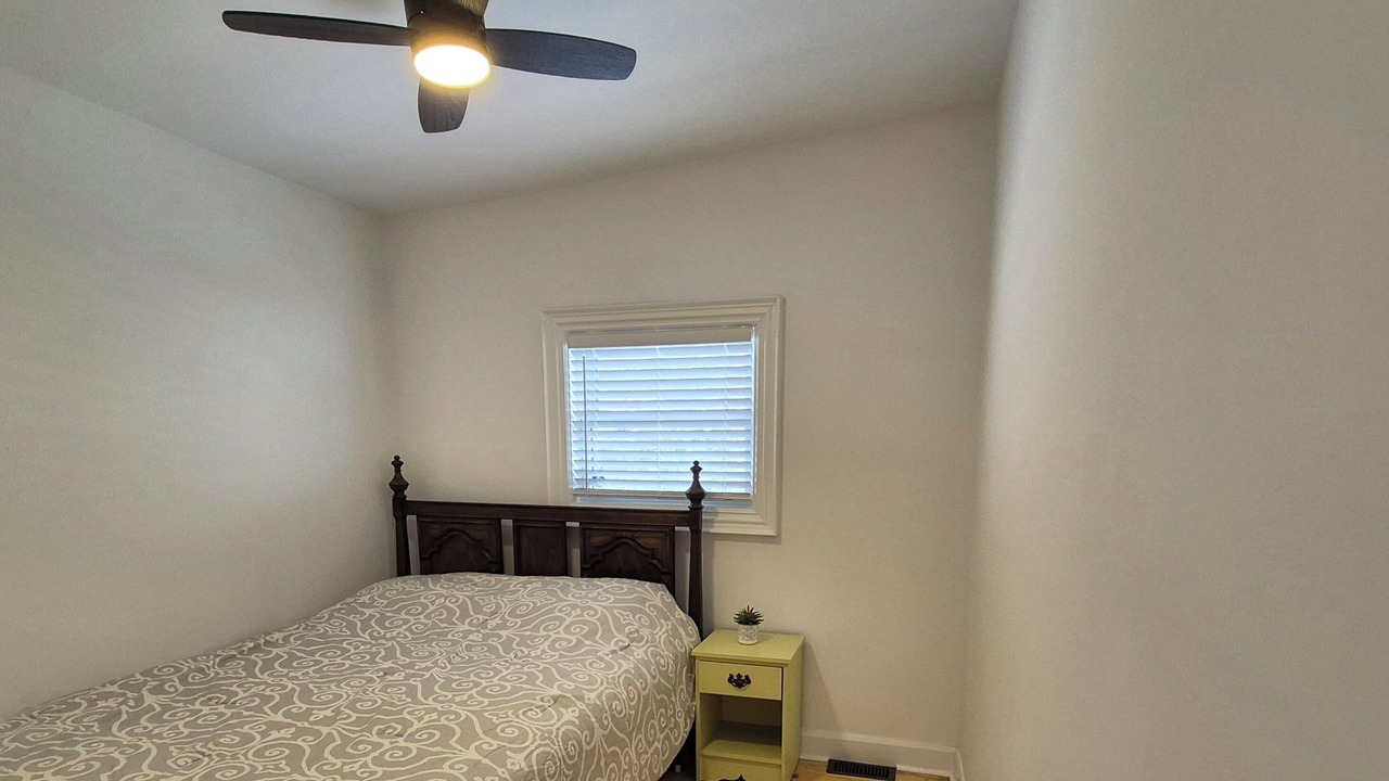 Photo of Bedroom in Lindsay