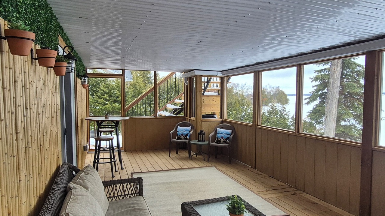 Photo of Livingroom in Lindsay