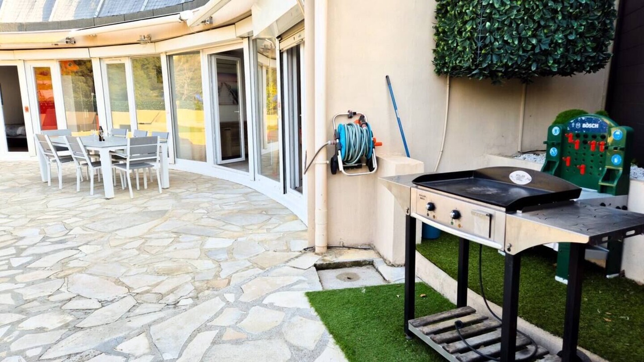 Photo of Outdoor in Saint Pierre de Feric