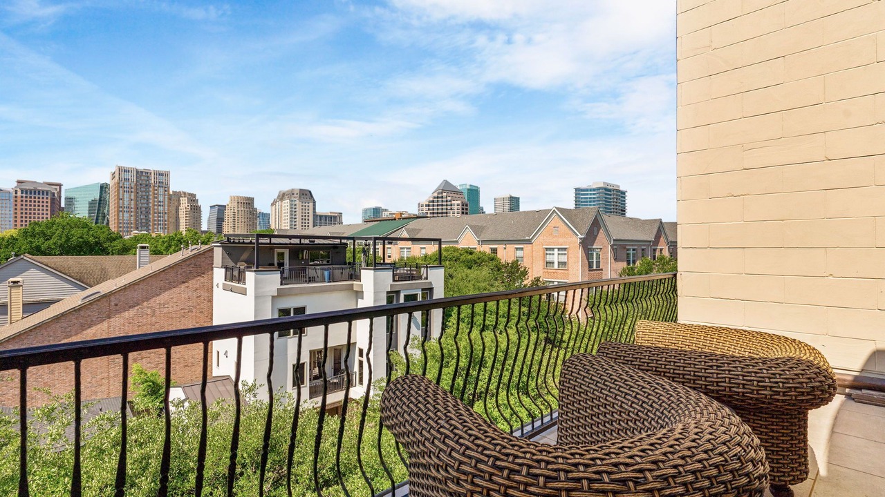 Photo of Outdoor in Uptown