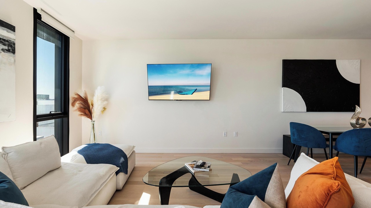 Photo of Livingroom in Downtown